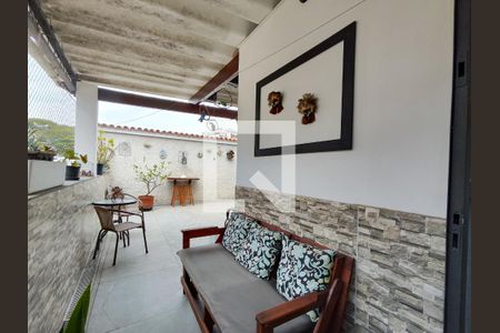 Casa à venda com 161m², 3 quartos e 1 vaga Casa à venda com 161m², 3 quartos e 1 vagaEspaço Gourmet