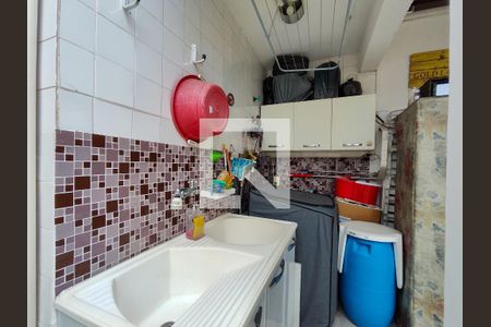 Casa à venda com 161m², 3 quartos e 1 vaga Casa à venda com 161m², 3 quartos e 1 vagaÁrea de Serviço