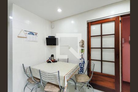 Casa à venda com 161m², 3 quartos e 1 vaga Casa à venda com 161m², 3 quartos e 1 vagaCozinha