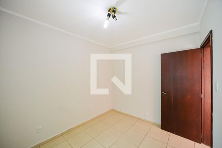 Casa à venda com 348m², 3 quartos e 3 vagas Casa à venda com 348m², 3 quartos e 3 vagasEscritório