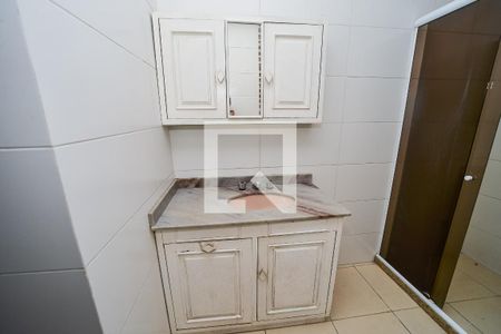 Casa à venda com 348m², 3 quartos e 3 vagas Casa à venda com 348m², 3 quartos e 3 vagasBanheiro Social