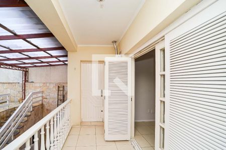 Casa à venda com 348m², 3 quartos e 3 vagas Casa à venda com 348m², 3 quartos e 3 vagasSacada do Quarto 1