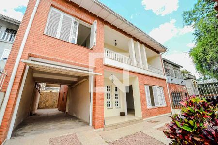 Casa à venda com 348m², 3 quartos e 3 vagas Casa à venda com 348m², 3 quartos e 3 vagasFachada
