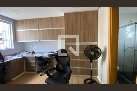 Apartamento à venda com 256m², 5 quartos e 4 vagas Apartamento à venda com 256m², 5 quartos e 4 vagasQuarto Suíte 3