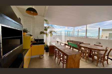 Apartamento à venda com 256m², 5 quartos e 4 vagas Apartamento à venda com 256m², 5 quartos e 4 vagasVaranda gourmet