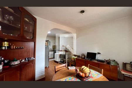 Casa à venda com 275m², 4 quartos e 2 vagas Casa à venda com 275m², 4 quartos e 2 vagasCozinha