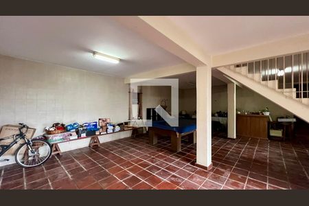 Casa à venda com 275m², 4 quartos e 2 vagas Casa à venda com 275m², 4 quartos e 2 vagasÁrea Externa