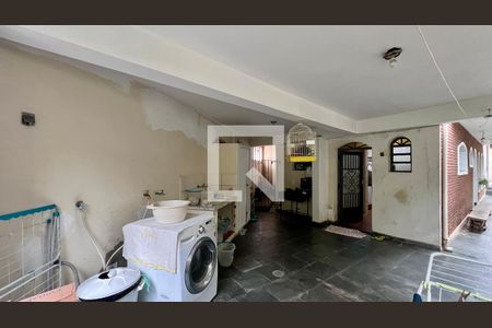 Casa à venda com 275m², 4 quartos e 2 vagas Casa à venda com 275m², 4 quartos e 2 vagasÁrea de Serviço