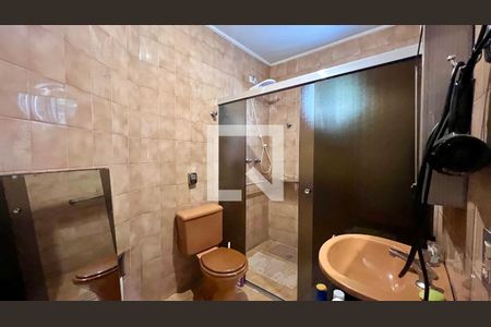 Casa à venda com 275m², 4 quartos e 2 vagas Casa à venda com 275m², 4 quartos e 2 vagasBanheiro da Suíte