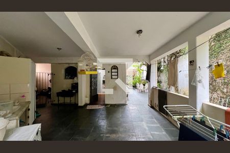 Casa à venda com 275m², 4 quartos e 2 vagas Casa à venda com 275m², 4 quartos e 2 vagasÁrea de Serviço