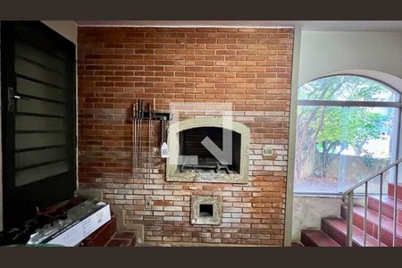 Casa à venda com 275m², 4 quartos e 2 vagas Casa à venda com 275m², 4 quartos e 2 vagasÁrea Externa