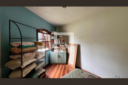 Casa à venda com 275m², 4 quartos e 2 vagas Casa à venda com 275m², 4 quartos e 2 vagasQuarto 1