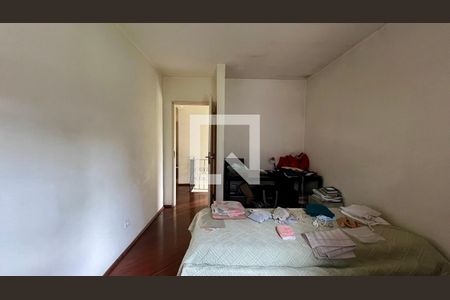 Casa à venda com 275m², 4 quartos e 2 vagas Casa à venda com 275m², 4 quartos e 2 vagasQuarto 1