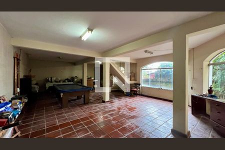 Casa à venda com 275m², 4 quartos e 2 vagas Casa à venda com 275m², 4 quartos e 2 vagasÁrea Externa