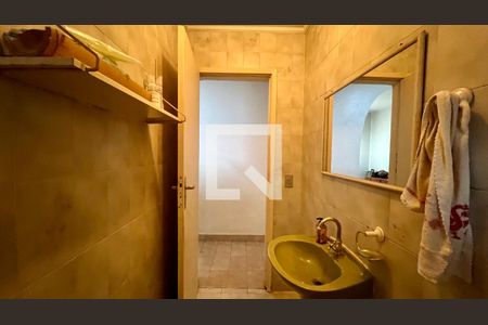 Casa à venda com 275m², 4 quartos e 2 vagas Casa à venda com 275m², 4 quartos e 2 vagasLavabo