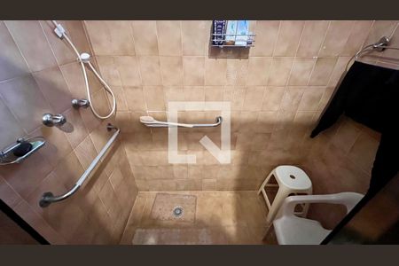 Casa à venda com 275m², 4 quartos e 2 vagas Casa à venda com 275m², 4 quartos e 2 vagasBanheiro da Suíte