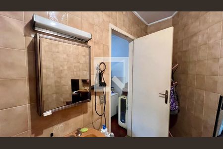 Casa à venda com 275m², 4 quartos e 2 vagas Casa à venda com 275m², 4 quartos e 2 vagasBanheiro da Suíte