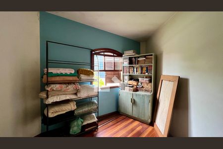 Casa à venda com 275m², 4 quartos e 2 vagas Casa à venda com 275m², 4 quartos e 2 vagasQuarto 1