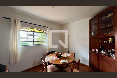 Casa à venda com 275m², 4 quartos e 2 vagas Casa à venda com 275m², 4 quartos e 2 vagasCozinha