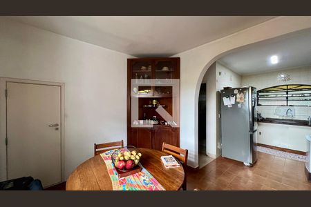 Casa à venda com 275m², 4 quartos e 2 vagas Casa à venda com 275m², 4 quartos e 2 vagasCozinha