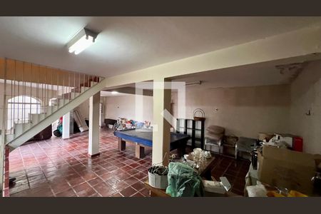 Casa à venda com 275m², 4 quartos e 2 vagas Casa à venda com 275m², 4 quartos e 2 vagasÁrea Externa