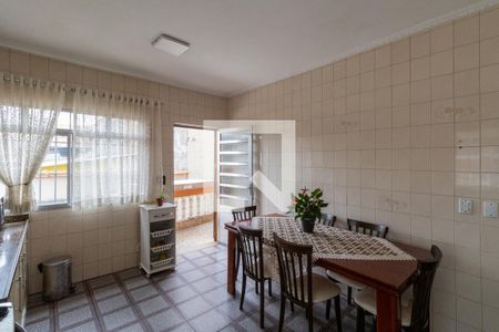 Casa à venda com 231m², 5 quartos e 6 vagas Casa à venda com 231m², 5 quartos e 6 vagasCasa 1 - Cozinha