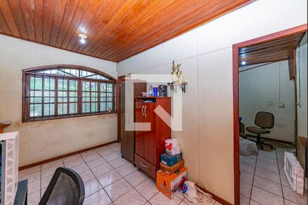 Casa à venda com 180m², 5 quartos e 2 vagasSaleta