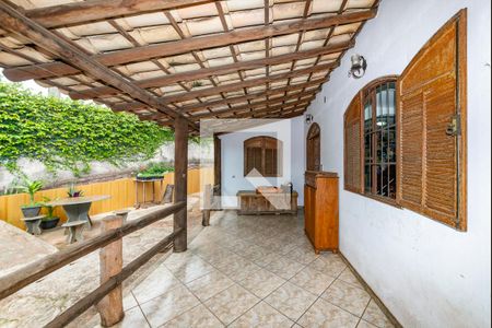 Casa à venda com 180m², 5 quartos e 2 vagasÁrea externa 