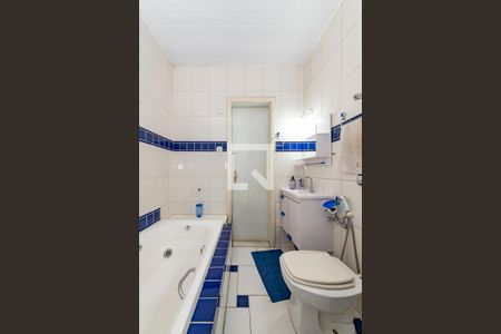 Casa à venda com 180m², 5 quartos e 2 vagasBanheiro da Suíte