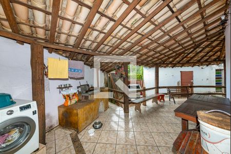 Casa à venda com 180m², 5 quartos e 2 vagasÁrea externa 