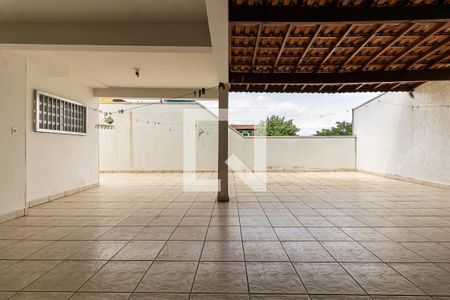 Casa à venda com 300m², 3 quartos e 5 vagas Casa à venda com 300m², 3 quartos e 5 vagasQuintal