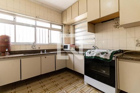 Casa à venda com 300m², 3 quartos e 5 vagas Casa à venda com 300m², 3 quartos e 5 vagasCozinha