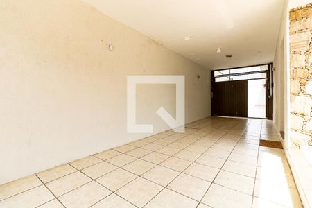 Casa à venda com 300m², 3 quartos e 5 vagas Casa à venda com 300m², 3 quartos e 5 vagasGaragem