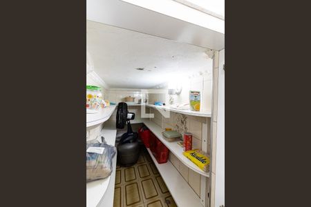 Casa à venda com 300m², 3 quartos e 5 vagas Casa à venda com 300m², 3 quartos e 5 vagasCozinha - Dispensa