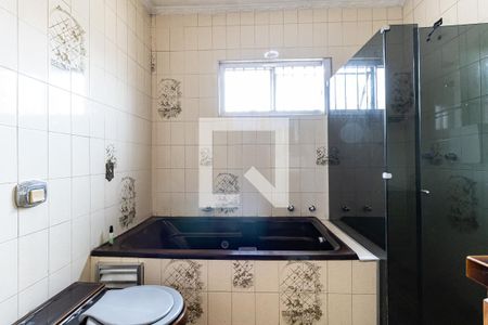 Casa à venda com 300m², 3 quartos e 5 vagas Casa à venda com 300m², 3 quartos e 5 vagasBanheiro da Suíte 2