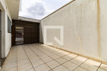 Casa à venda com 300m², 3 quartos e 5 vagas Casa à venda com 300m², 3 quartos e 5 vagasGaragem