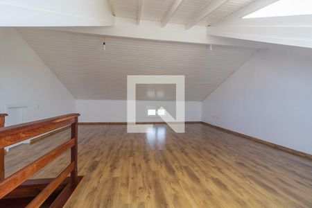 Casa à venda com 300m², 3 quartos e 3 vagas Casa à venda com 300m², 3 quartos e 3 vagasCobertura