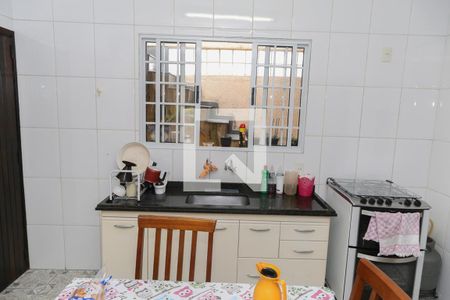 Casa à venda com 200m², 4 quartos e 4 vagas Casa à venda com 200m², 4 quartos e 4 vagasCozinha