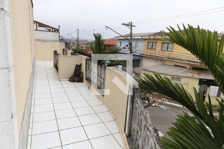 Casa à venda com 200m², 4 quartos e 4 vagas Casa à venda com 200m², 4 quartos e 4 vagasTerraço