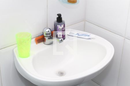 Casa à venda com 200m², 4 quartos e 4 vagas Casa à venda com 200m², 4 quartos e 4 vagasBanheiro da Suíte