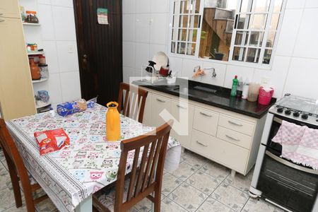 Casa à venda com 200m², 4 quartos e 4 vagas Casa à venda com 200m², 4 quartos e 4 vagasCozinha