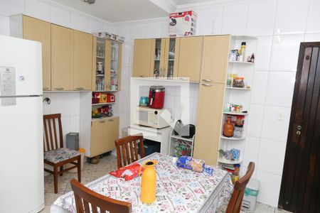 Casa à venda com 200m², 4 quartos e 4 vagas Casa à venda com 200m², 4 quartos e 4 vagasCozinha