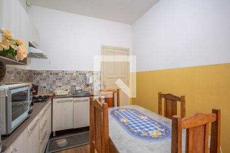 Casa à venda com 376m², 1 quarto e 2 vagas Casa à venda com 376m², 1 quarto e 2 vagasCozinha