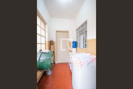 Casa à venda com 376m², 1 quarto e 2 vagas Casa à venda com 376m², 1 quarto e 2 vagasÁrea de Serviço