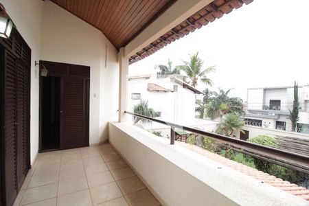 Casa para alugar com 265m², 3 quartos e 5 vagasSacada Quarto 3 - Suíte