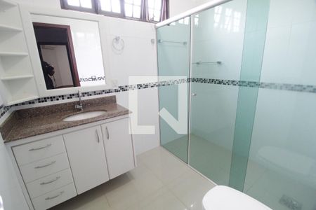 Casa para alugar com 265m², 3 quartos e 5 vagasBanheiro Social