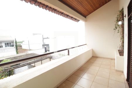 Casa para alugar com 265m², 3 quartos e 5 vagasSacada