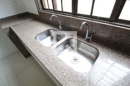 Casa para alugar com 265m², 3 quartos e 5 vagasCozinha