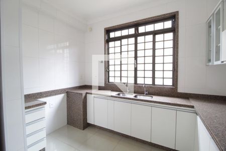 Casa para alugar com 265m², 3 quartos e 5 vagasCozinha