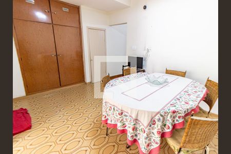 Casa à venda com 180m², 3 quartos e 1 vaga Casa à venda com 180m², 3 quartos e 1 vagaCopa
